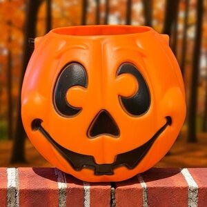 Vintage 1997 grand venture jack-o’-lantern candy bucket